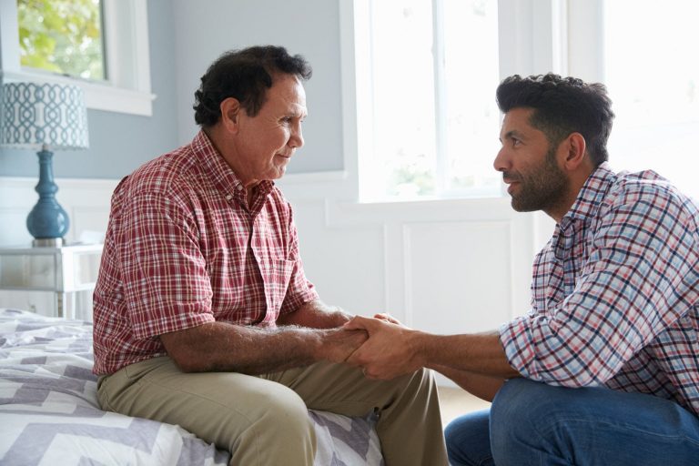 1800x1200_man-talking-with-elderly-dad.jpg