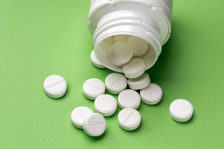 1800x1200_how_much_do_you_know_about_aspirin_rmq.jpg