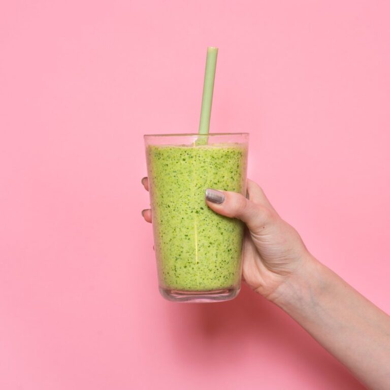 this-is-how-to-choose-the-healthiest-greens-powder.jpg