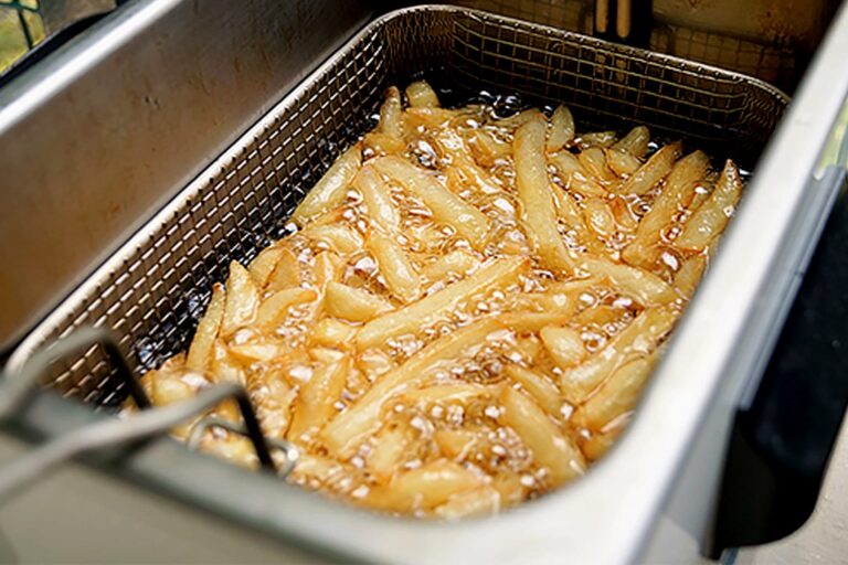 1800ss_thinkstock_rf_french_fries_in_deep_fryer.jpg