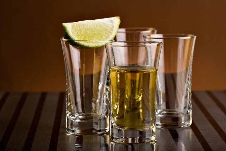 1800x1200_binge_drinking_rampant.jpg