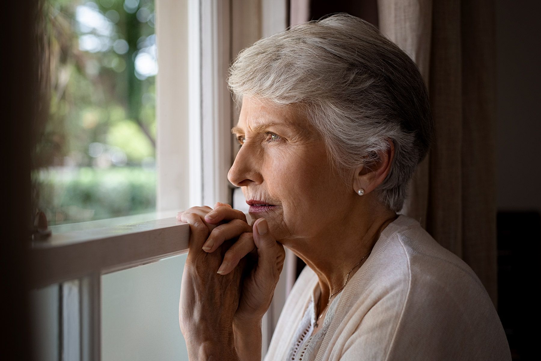 1800x1200_is_it_aging_or_alzheimers_slideshow.jpg