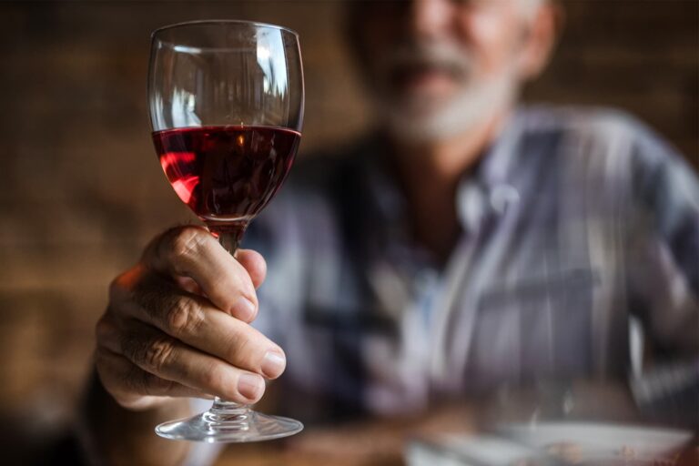 1800x1200_senior_man_drinking_red_wine_other.jpg