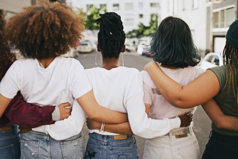 1800x1200_young_friends_walking_with_arms_around_each_other.jpg