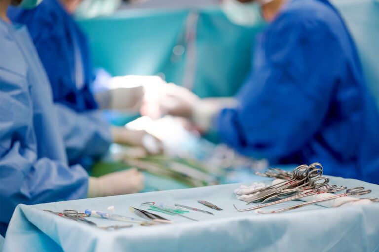 1800ss_thinkstock_rf_surgical_instruments_on_table_during_surgery.jpg